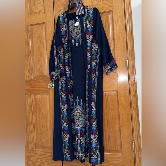 Women’s Thobe Plus Size 6 (4X - 5X) Middle East Dress Navy Blue Embroidered NEW - Picture 3 of 14
